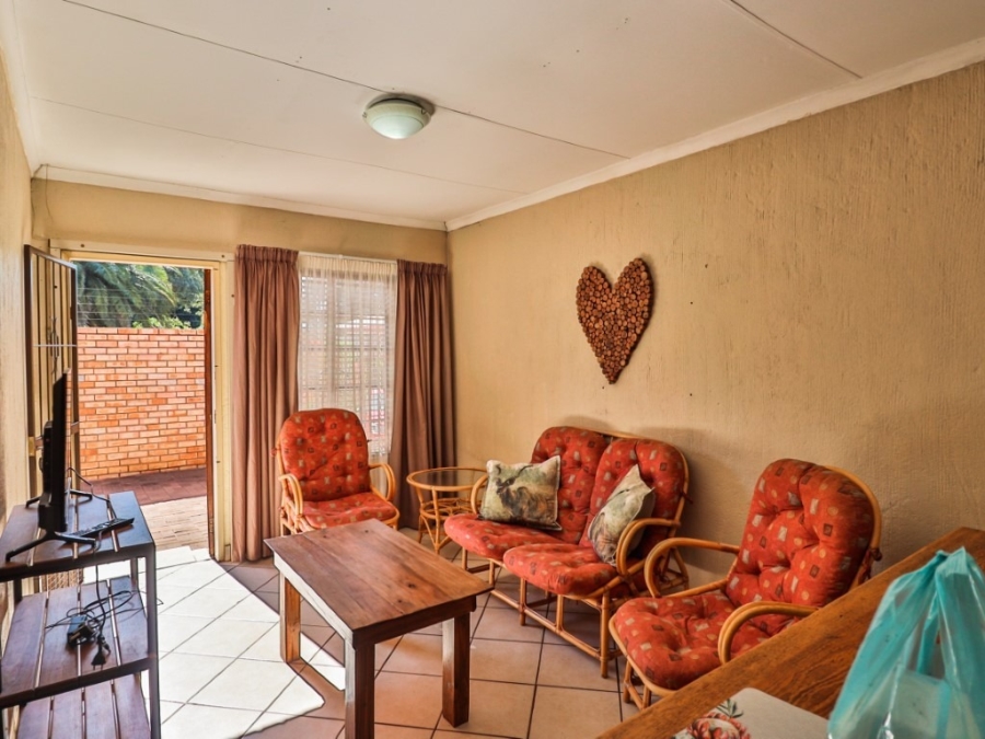 To Let 1 Bedroom Property for Rent in Geelhoutpark North West